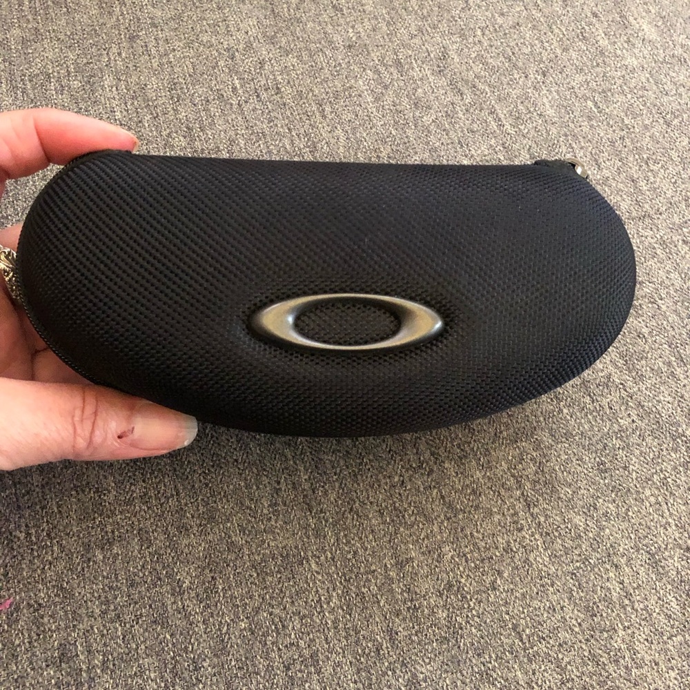 Oakley Hard Case for Eyeglasses Sunglasses Clamshell Zip Up Foam Insert Black